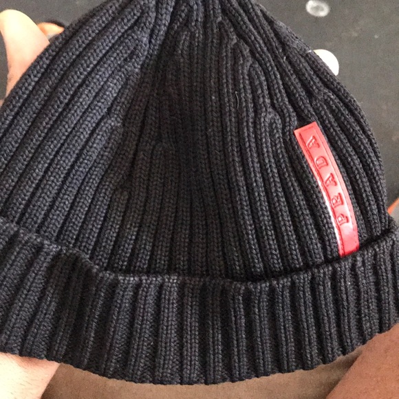 prada winter hat